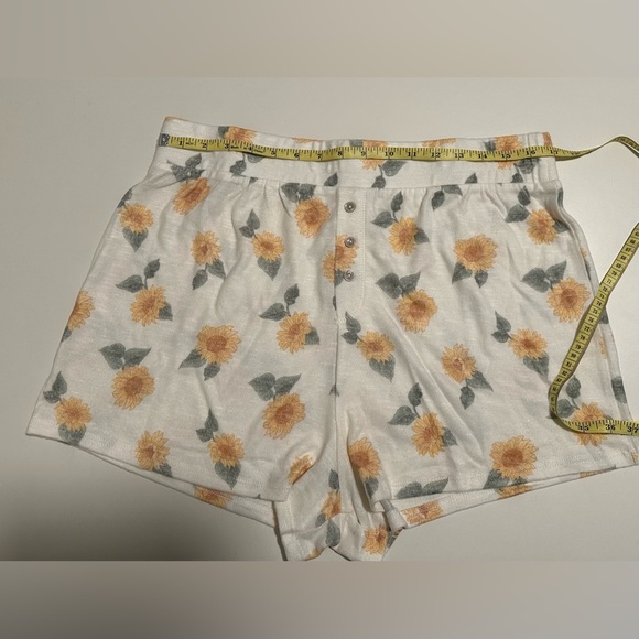 NWT Versona XL You are my sunshine Shorts Flowers - Picture 7 of 9